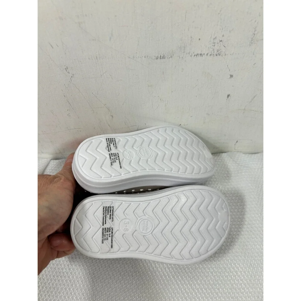 Wonder Nation Hole Sneaker 5-6 Gold Water Friendly Slip On Kids‎